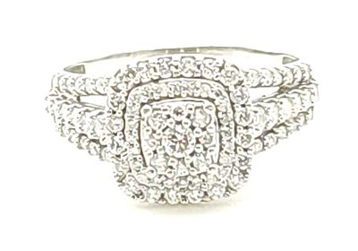 10k White Gold &amp; Diamond Halo Ring Size: 9.5