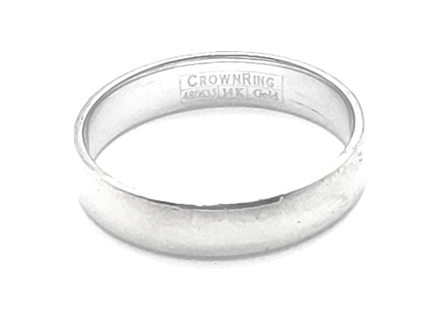14k White Gold Band Size: 11