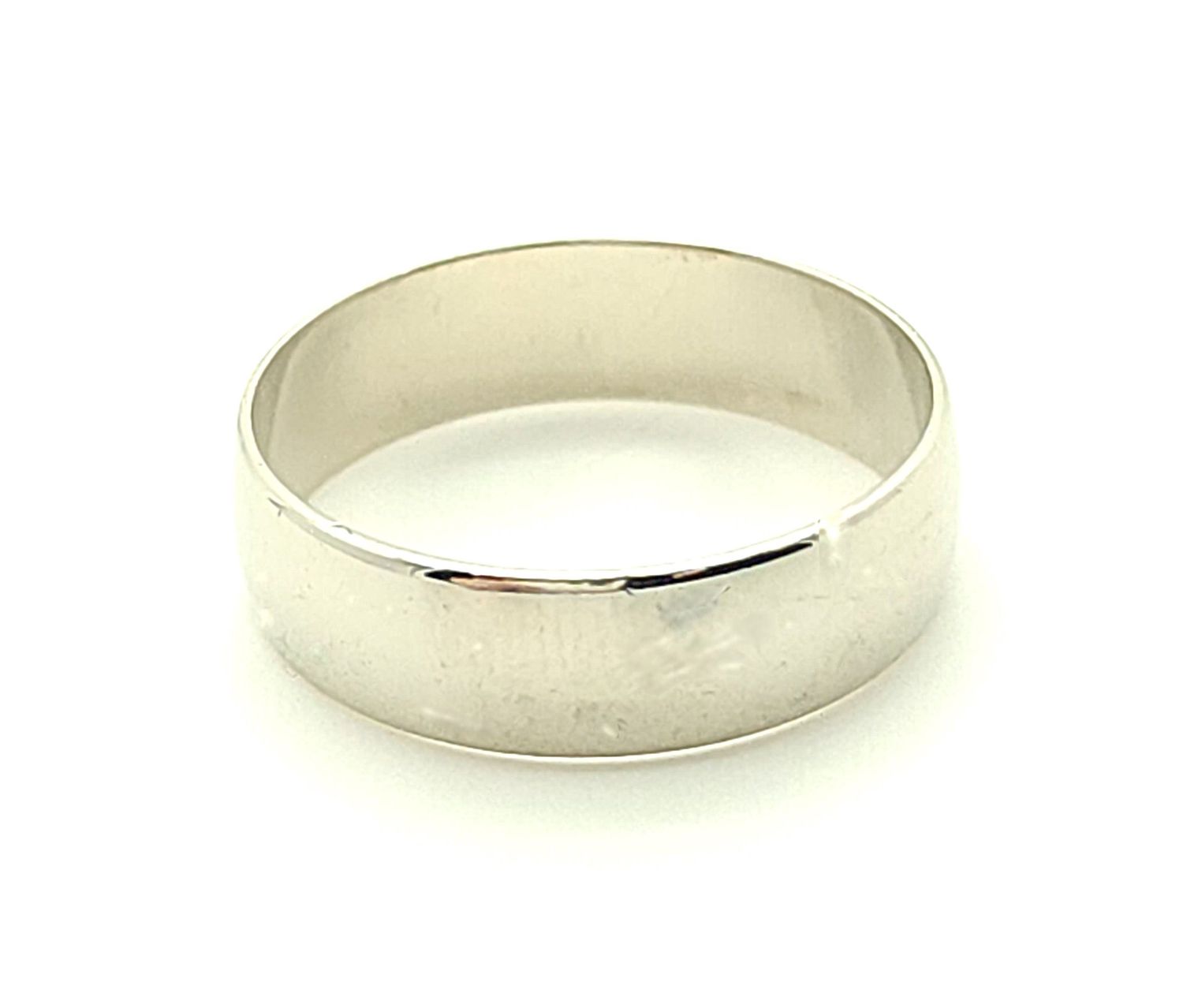 14k White Gold Band Size: 10