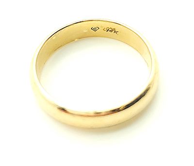 14k Gold Band Size: 9