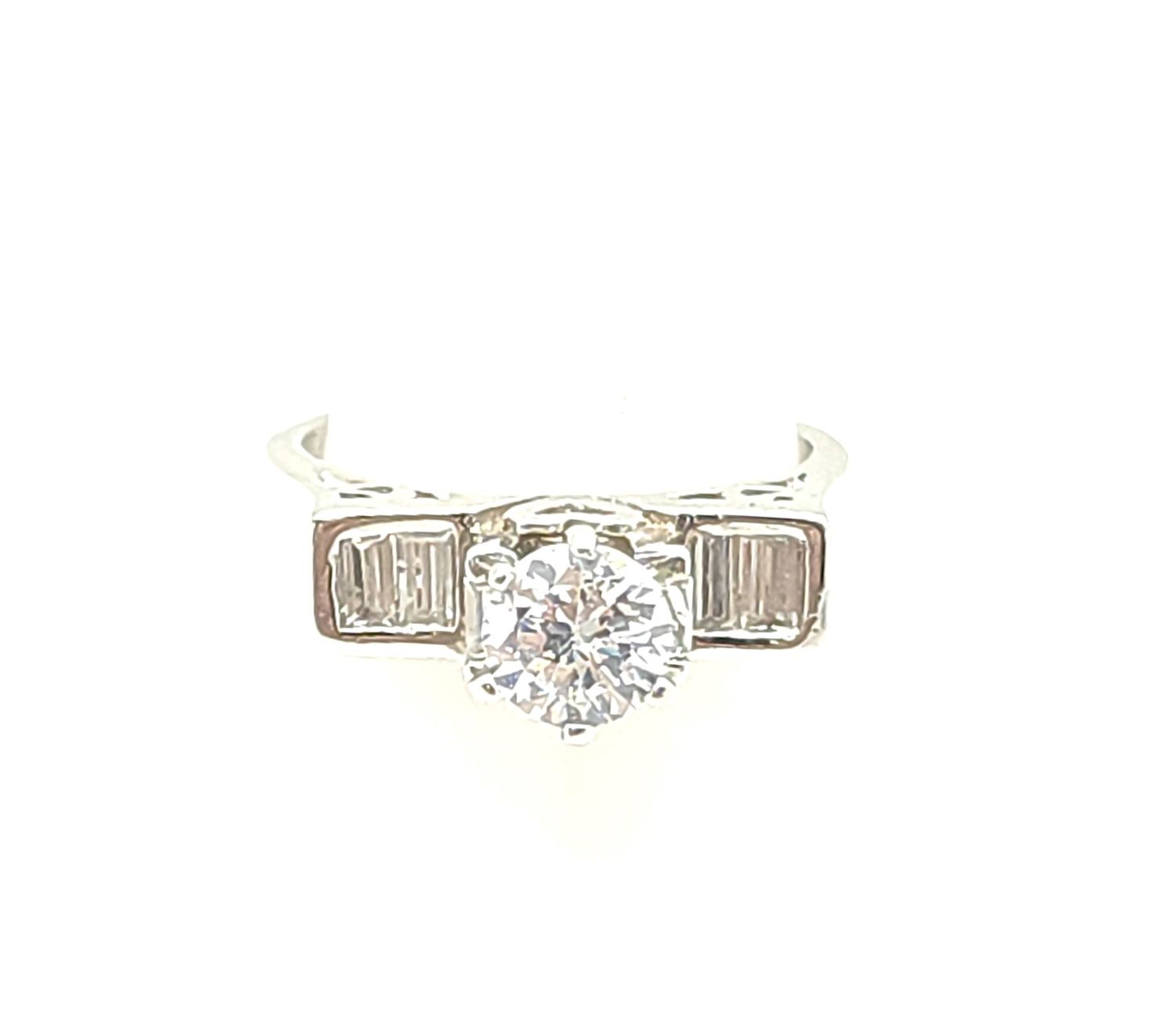 Sterling Silver Diamond Simulant Ring Size: 9