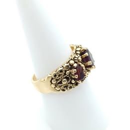 14k Gold Garnet Ring Size: 7.5