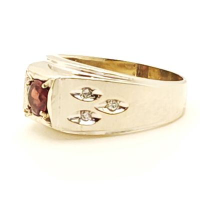 14k White Gold Garnet &amp; Diamond Ring Size: 11.5