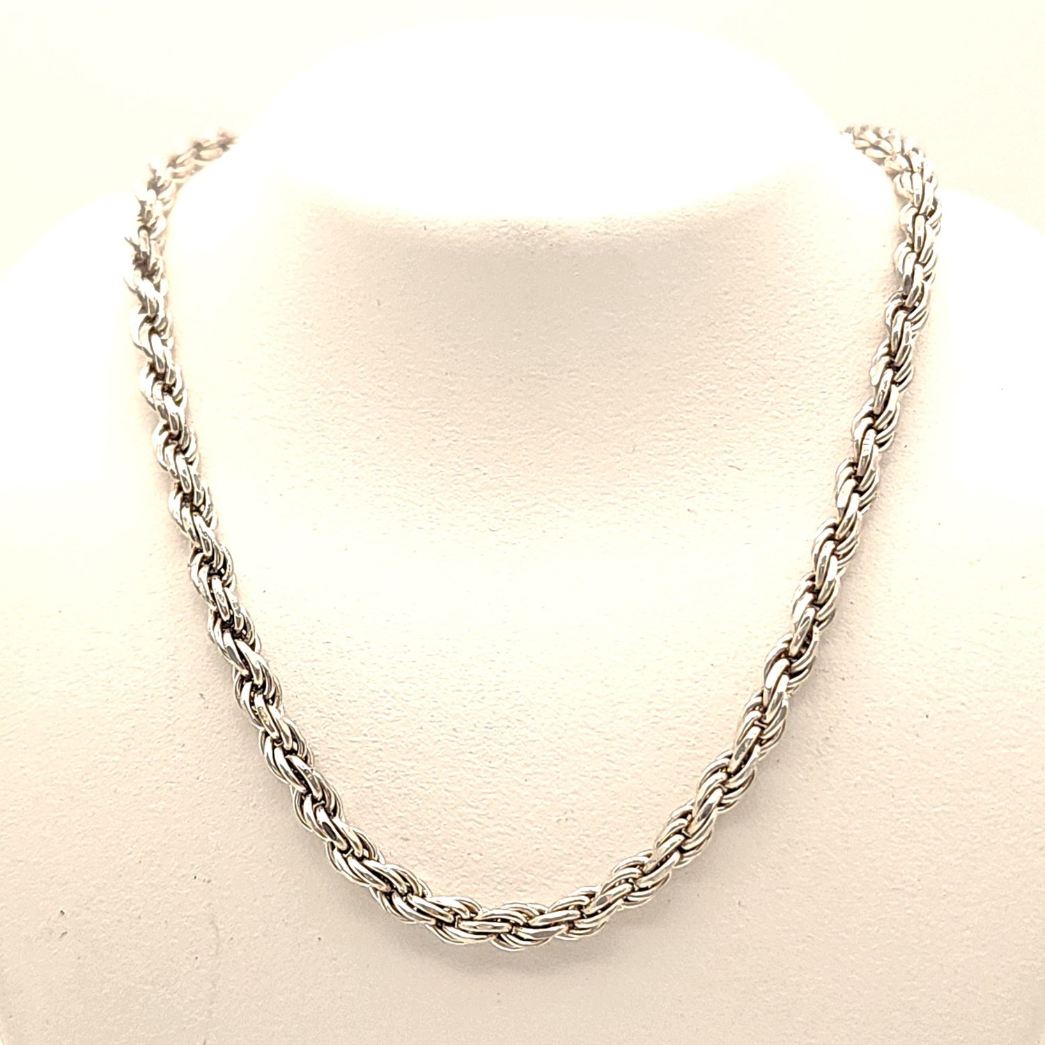 Sterling Silver Rope Chain Size: 22&quot; X 3mm