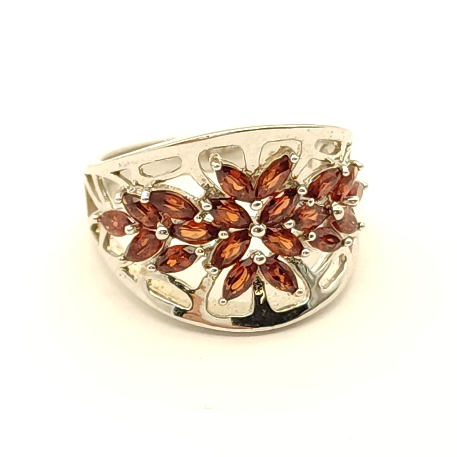 Sterling Silver Orange Stone Ring Size: 8