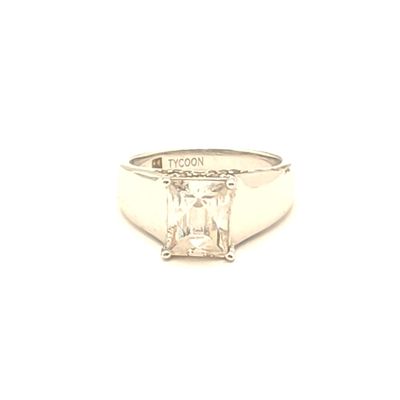 Sterling Silver Clear Stone Emerald Cut Ring Size: 8