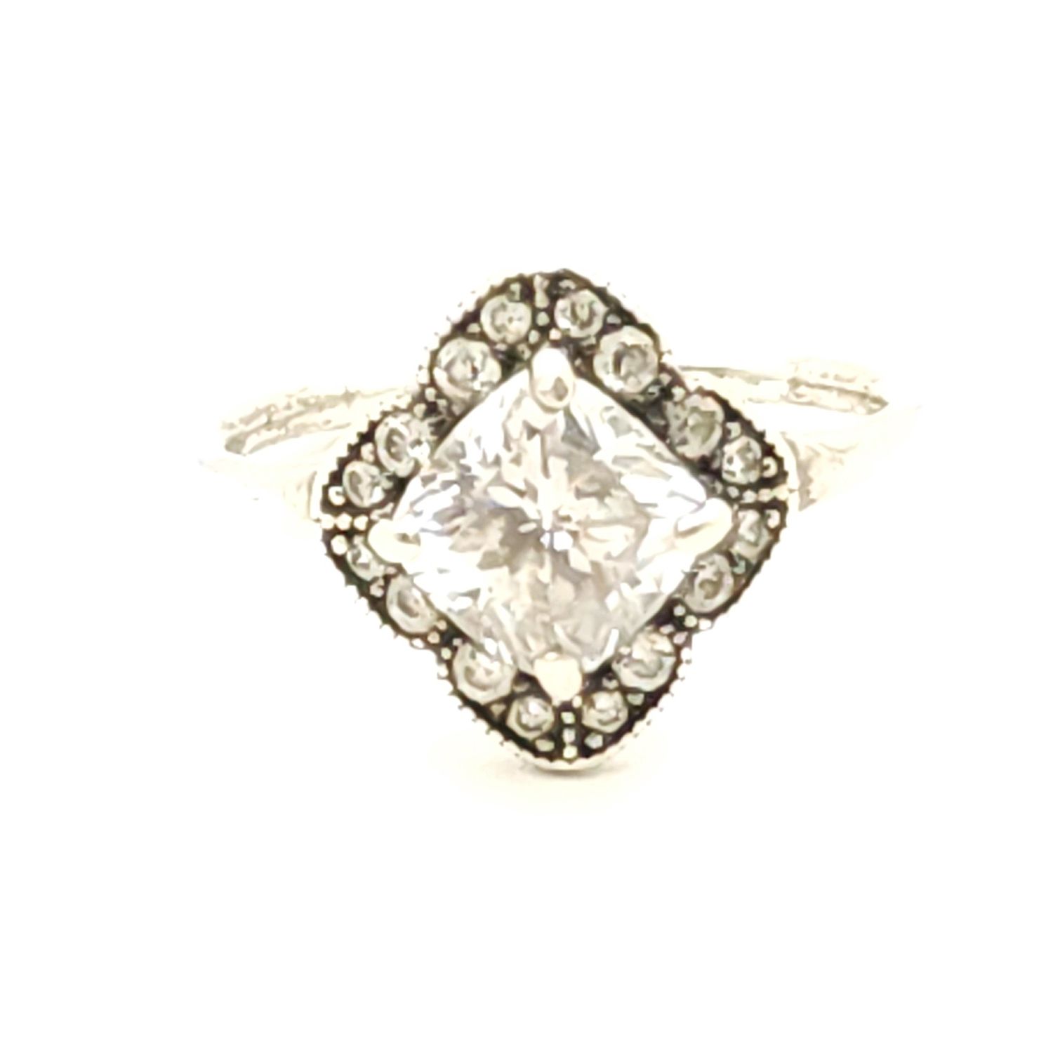 Sterling Silver Vintage Style Clear Stone Ring Size: 7