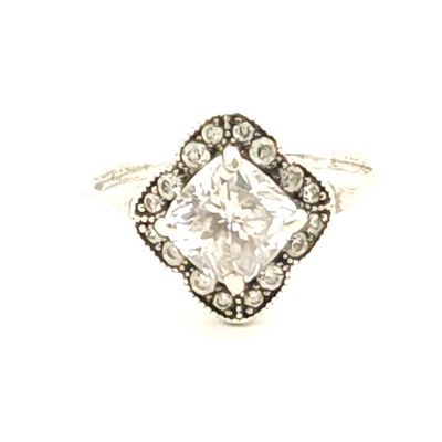 Sterling Silver Vintage Style Clear Stone Ring Size: 7