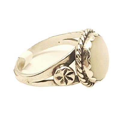 Sterling Silver Vintage Round Mother of Pearl Ring- Size: 6