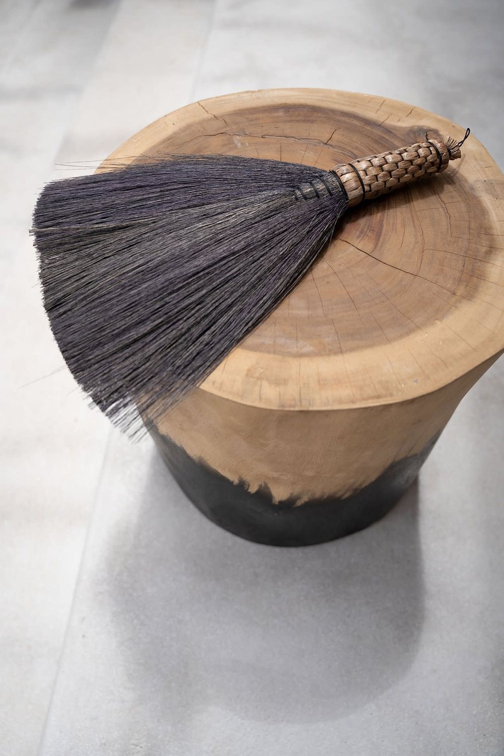 The Sweeping Brush - Black
