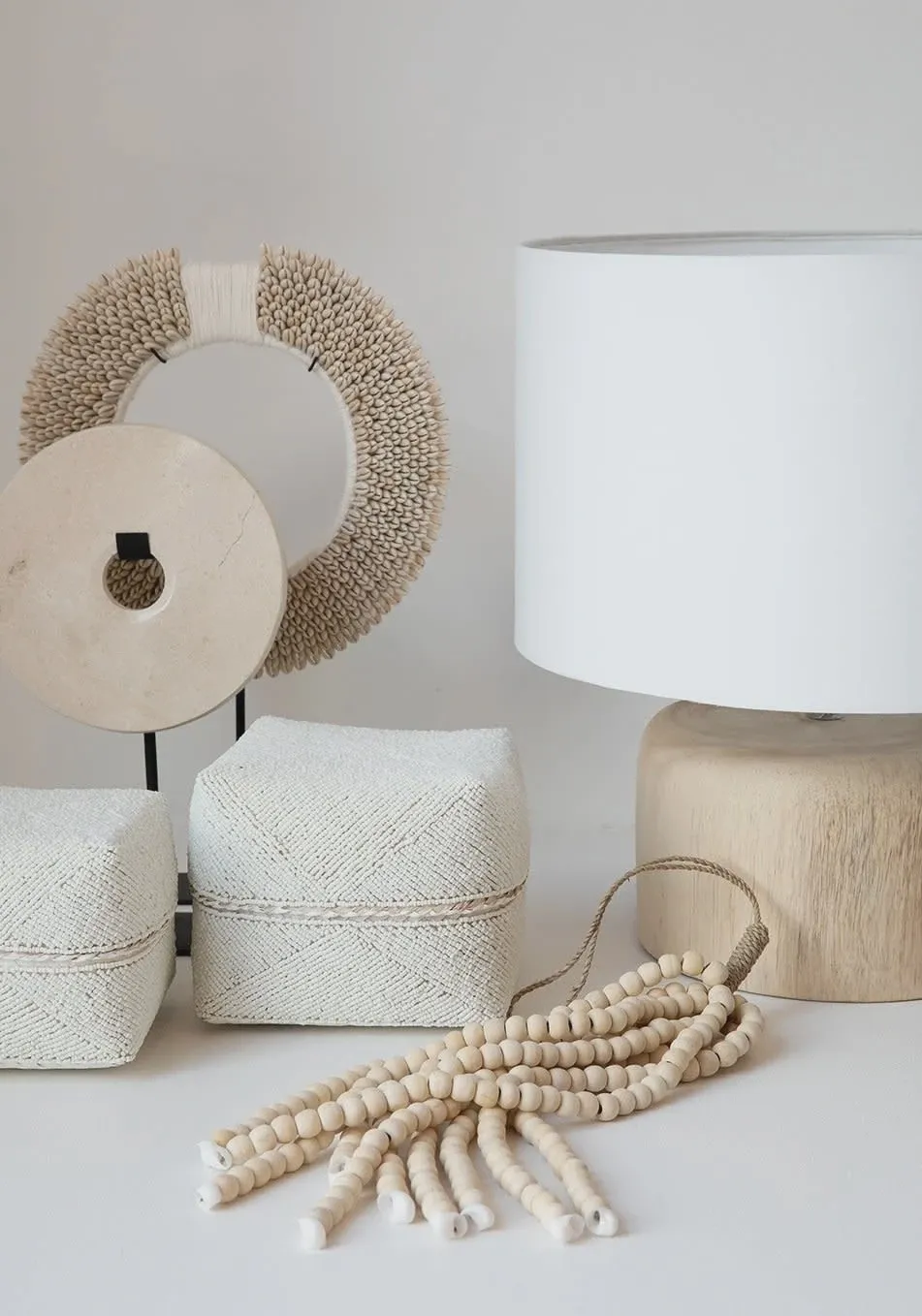 The Marble Disc on Stand - White - M