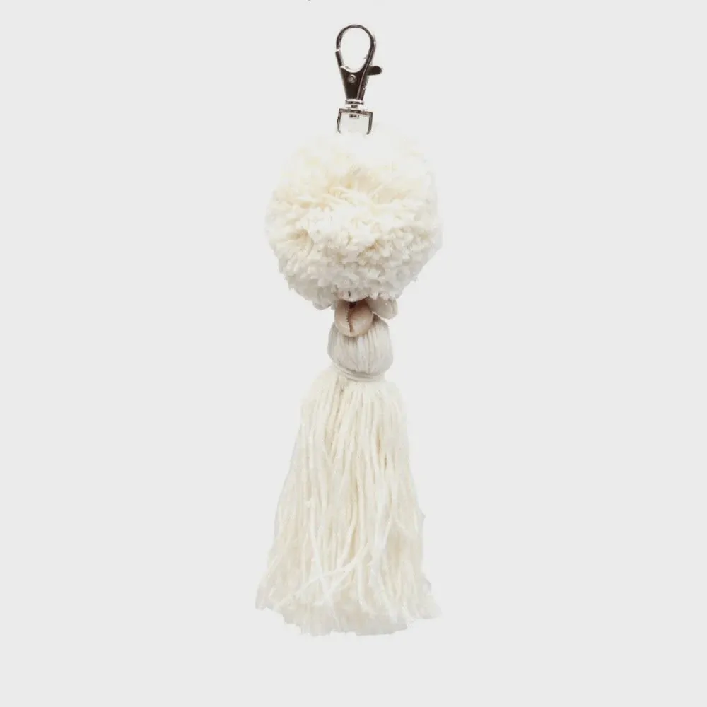 Keychain Pompon Cowrie Tassel - White