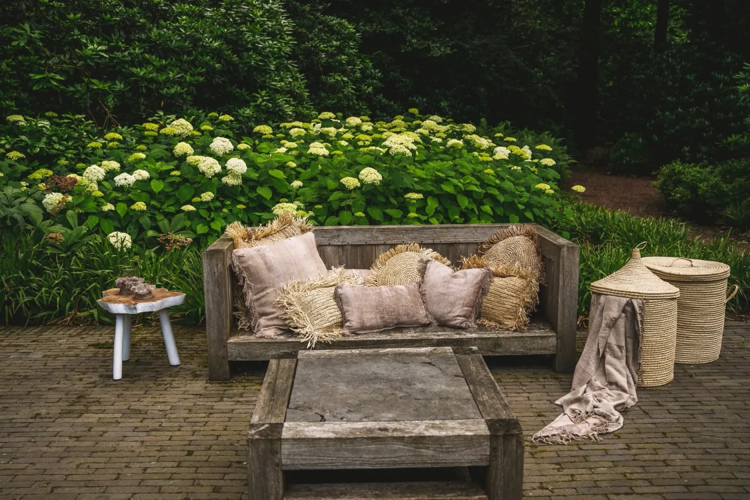 The Organic Side Table - Natural White
