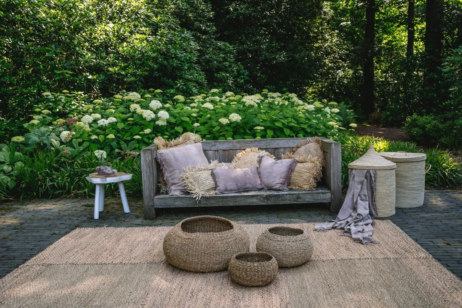 The Organic Side Table - Natural White