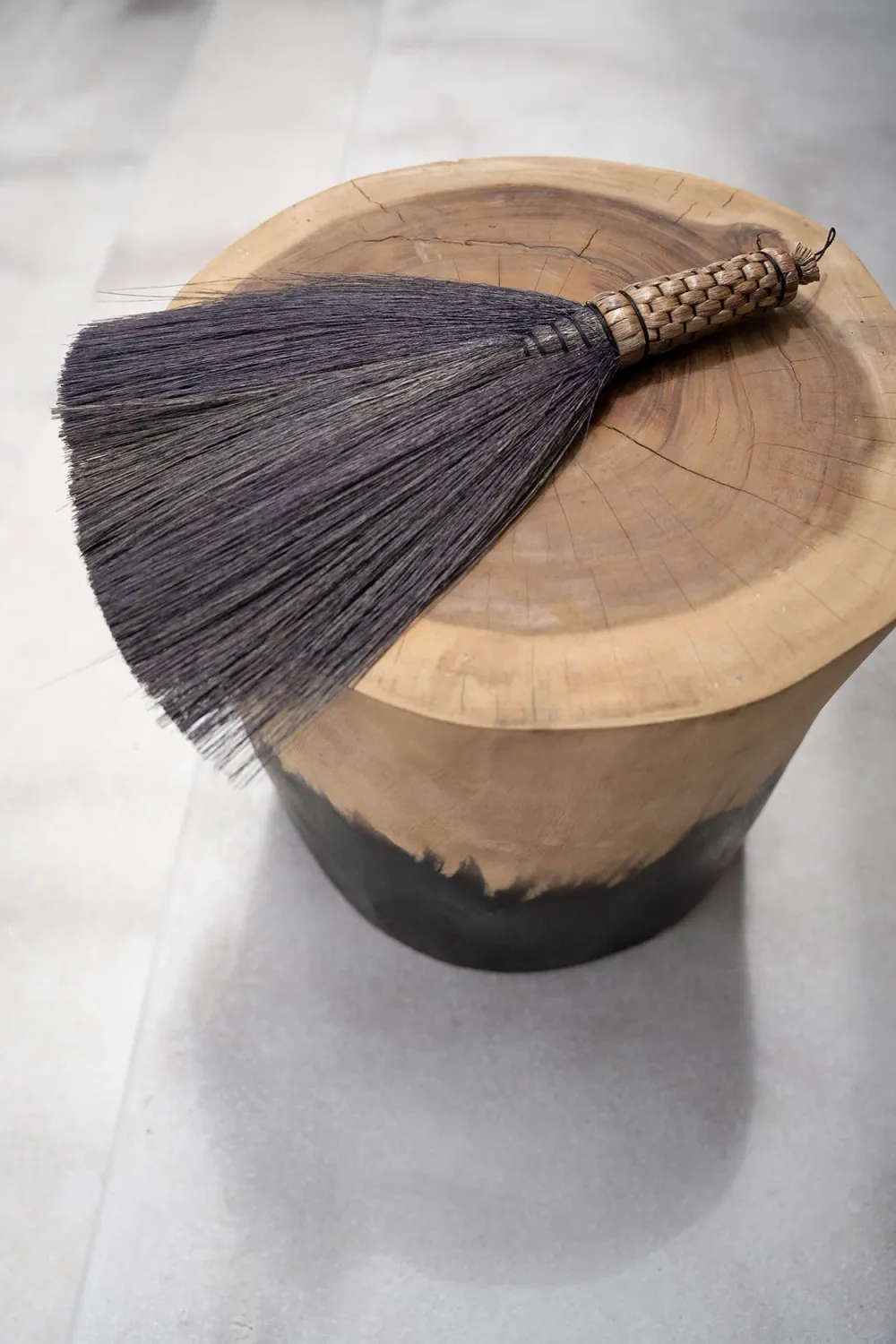 The Sweeping Brush - Black