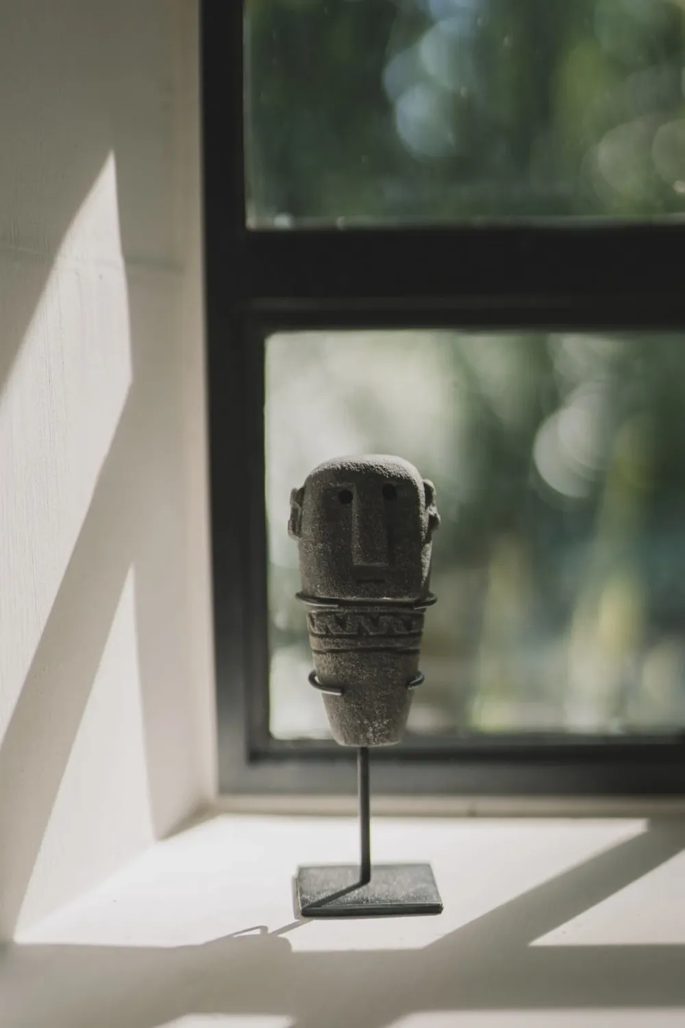 The Sumba #10 on Stand - Grey