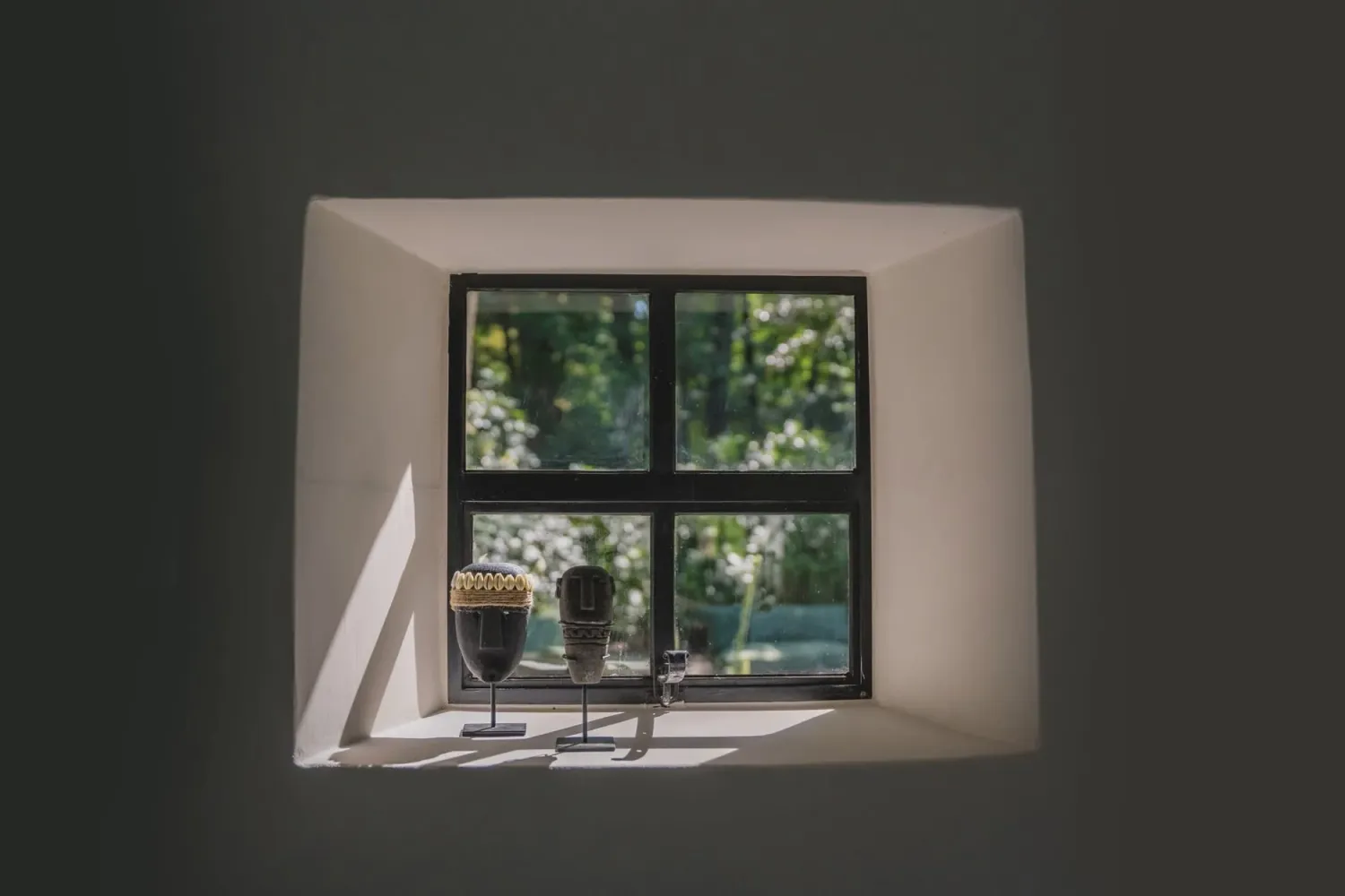 The Sumba #10 on Stand - Grey