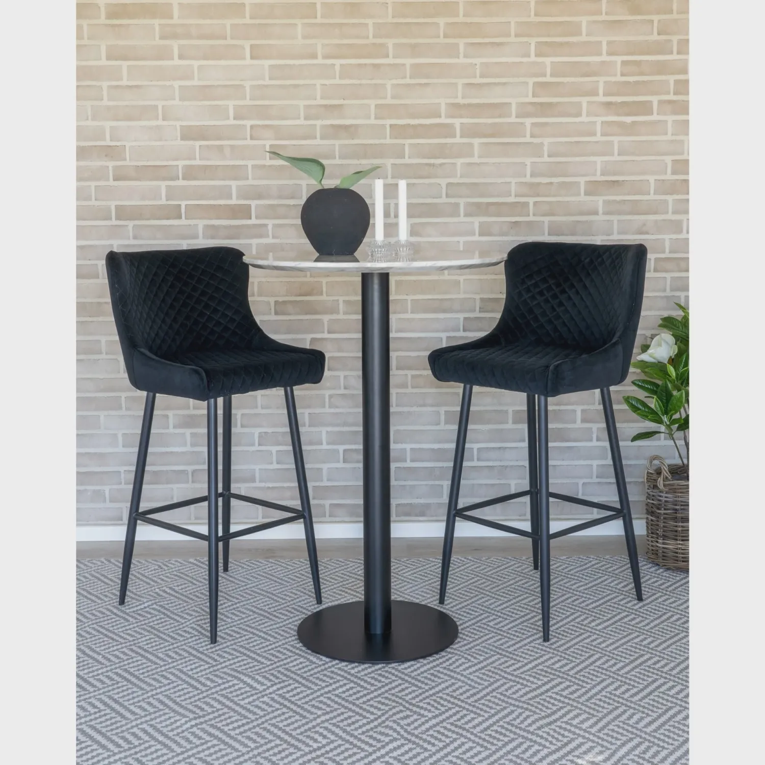 Bolzano Bar Table brass base