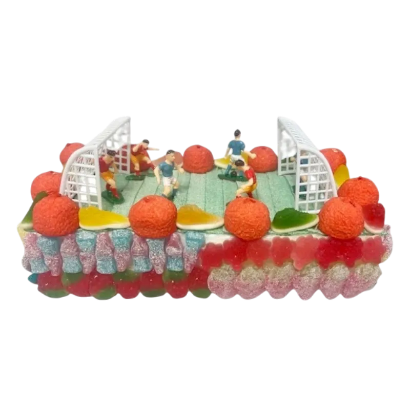 SNOEPTAART VOETBALVELDJE ARTHUR BR: 15CM - L: 30 CM