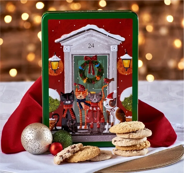 EMBOSSED SNOWY CATS ON A DOORSTEP TIN 300GR