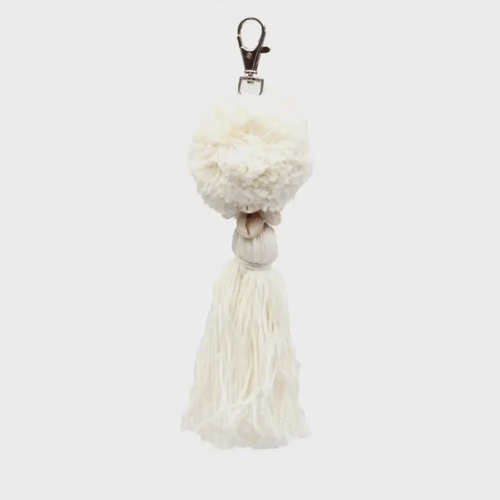 Keychain Pompon Cowrie Tassel - White