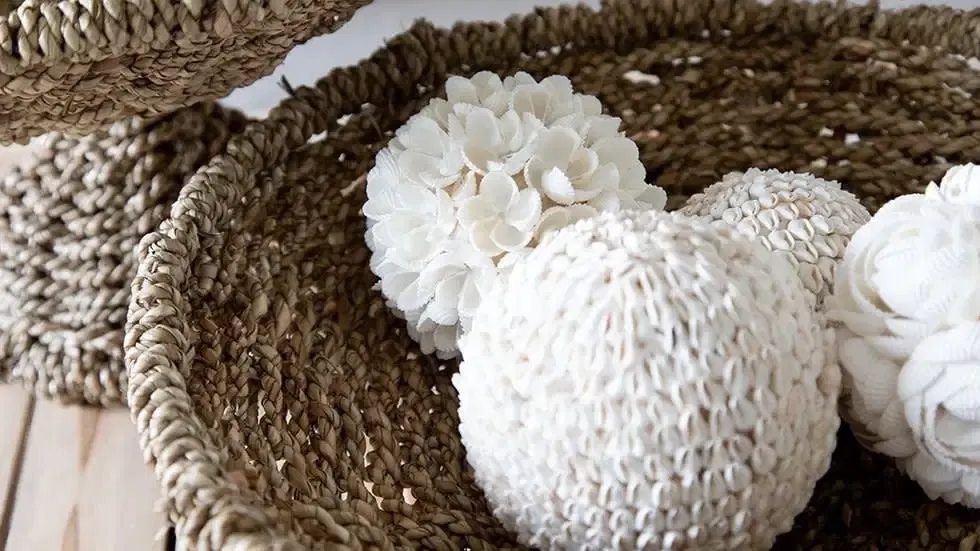 The Flower Shell Ball - White - L