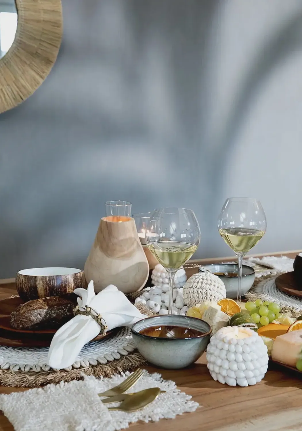 The Kai Shell Keychain - White