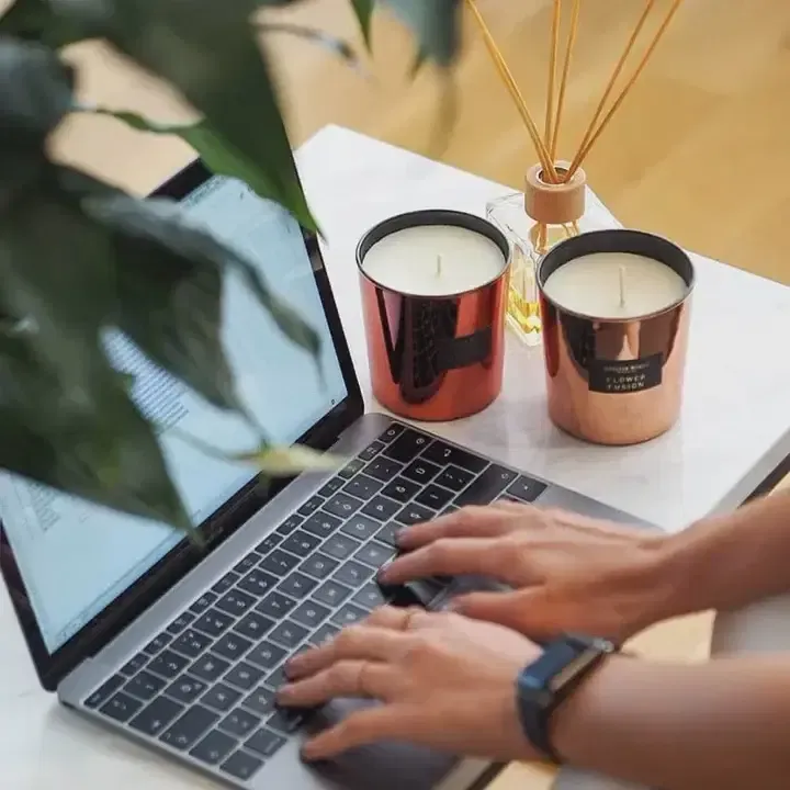 ATELIER REBUL SAFFRON OUD SCENTED CANDLE 210GR