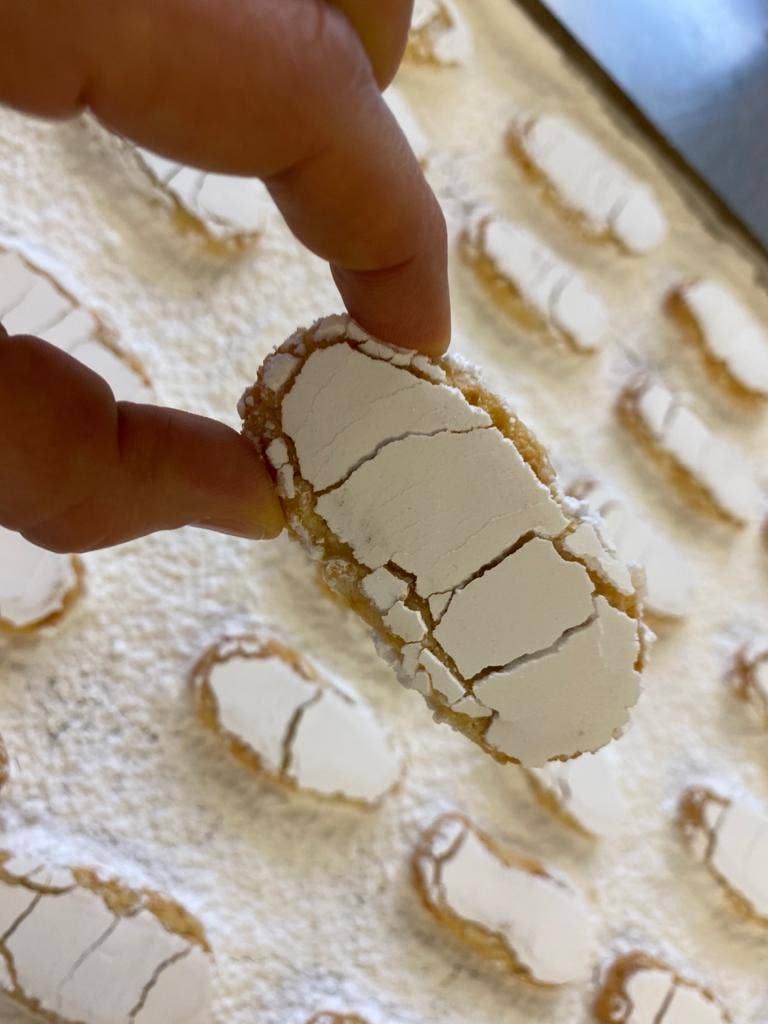 327 Ricciarelli, zachte amandelcake uit Italië