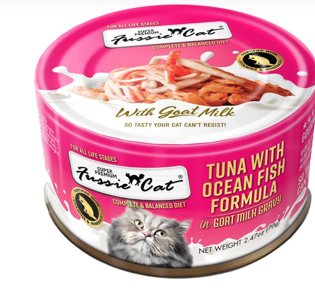 FUSSIE CAT TUNA WITH OCEAN FISH FORMULA IN GOAT MILK GRAVY CAT FOOD 2.47OZ