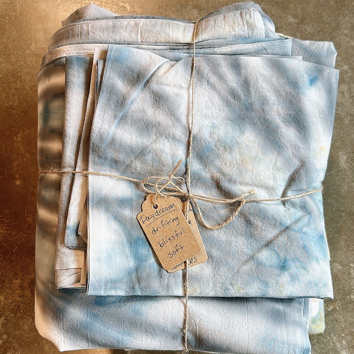 HAND DYED SINGLE BEDDING, Color: DAYDREAMING
