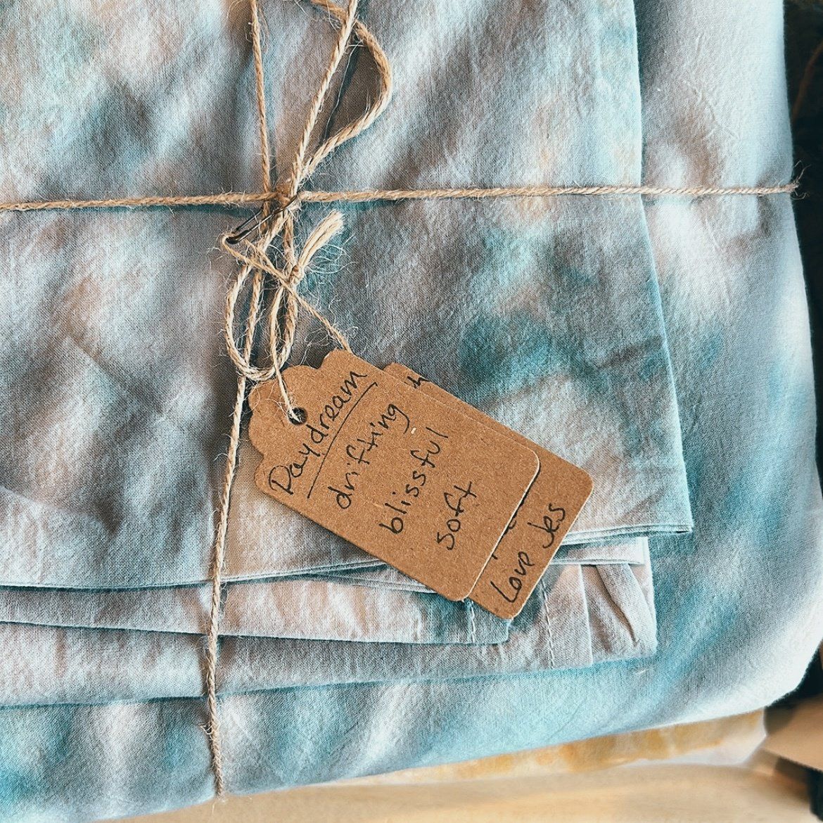 HAND DYED QUEEN BEDDING, Color: DAYDREAMING