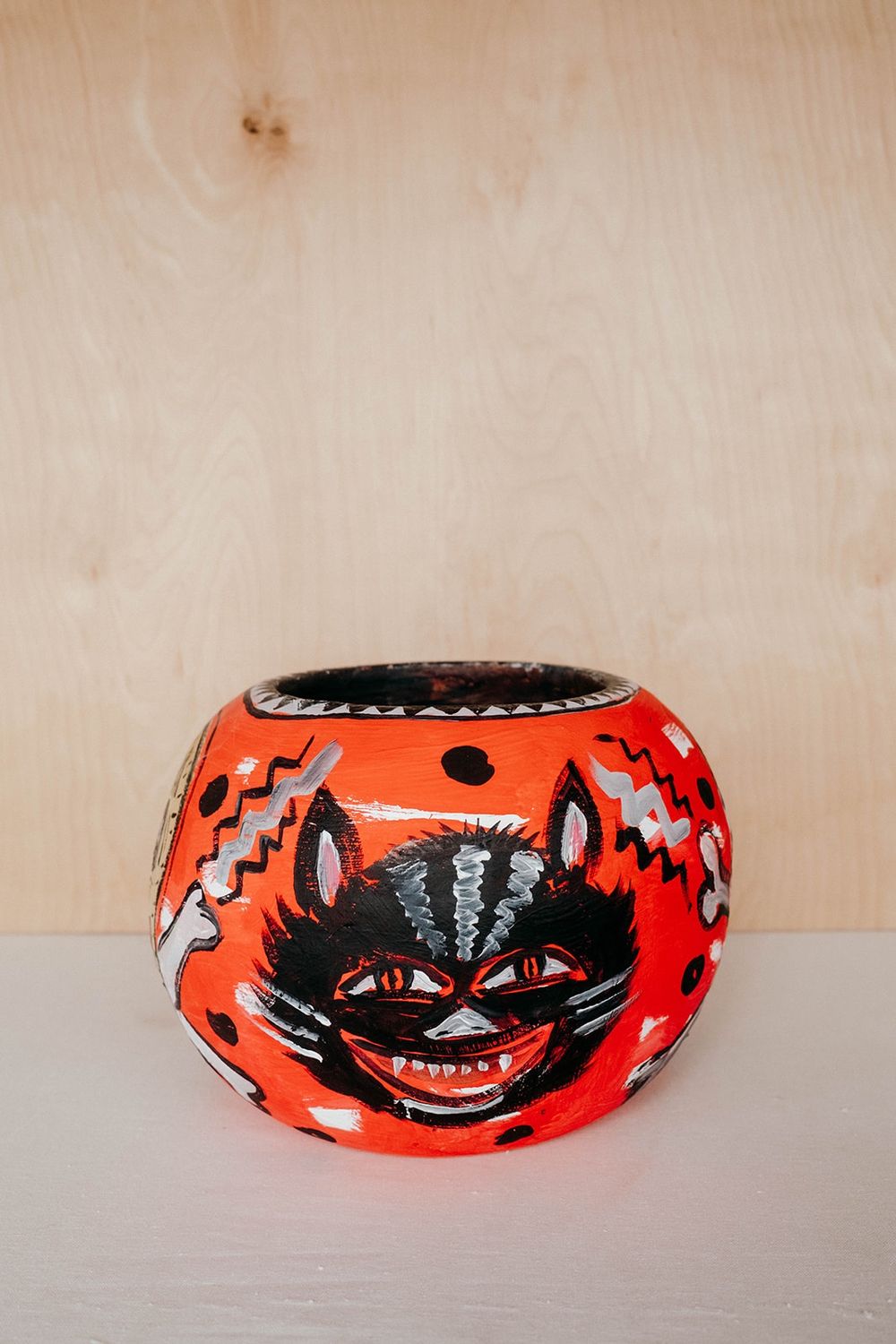 Red Pot with Black Cat