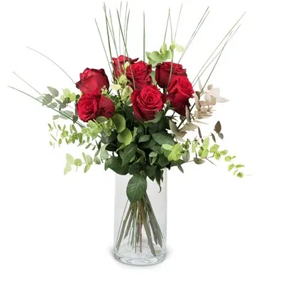 7 roses rouges avec verdure
