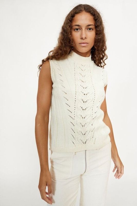 Pull  Ecru sans manches col montant