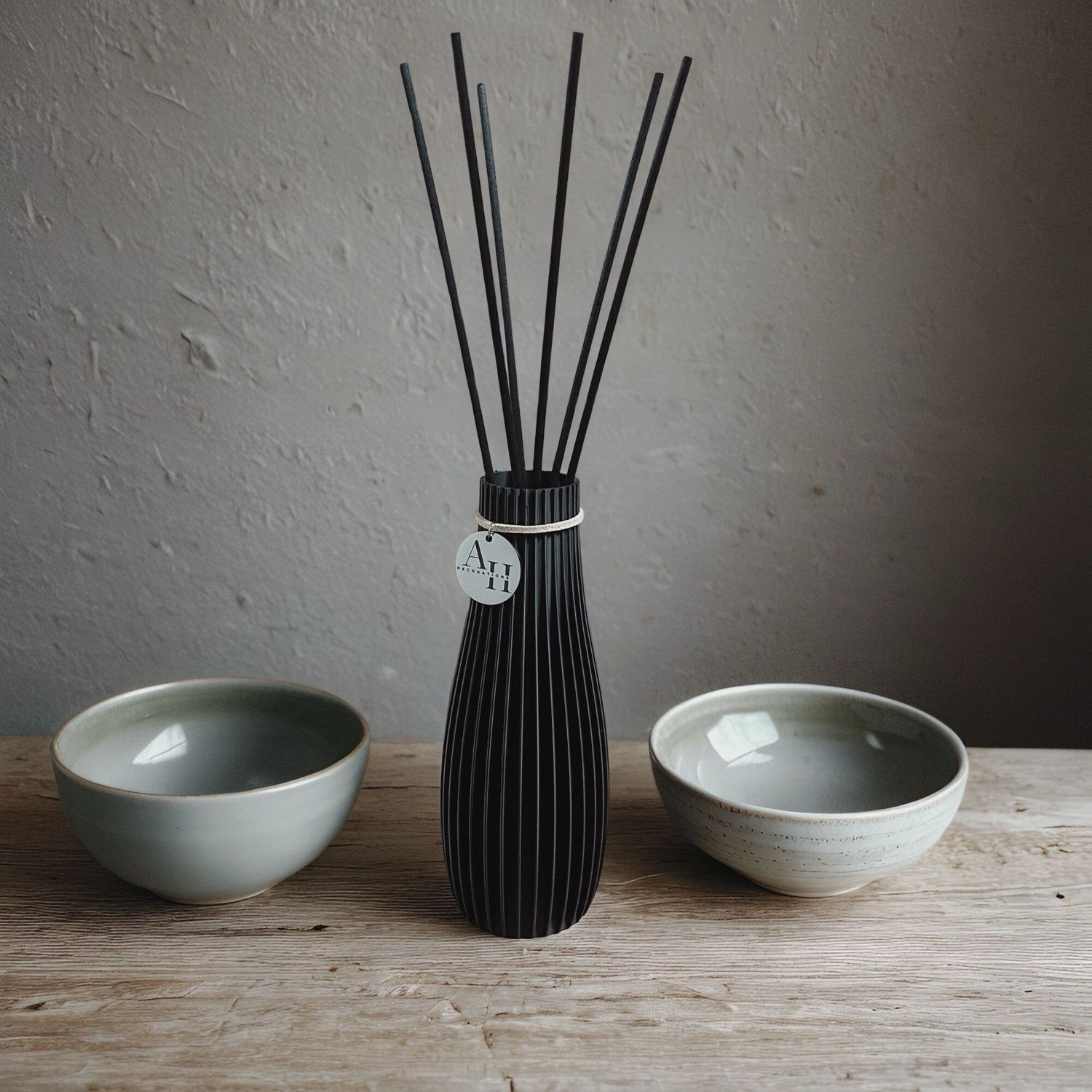 Modern Diffuser – AERIS, Size: 16 cm, Color: Deep Black