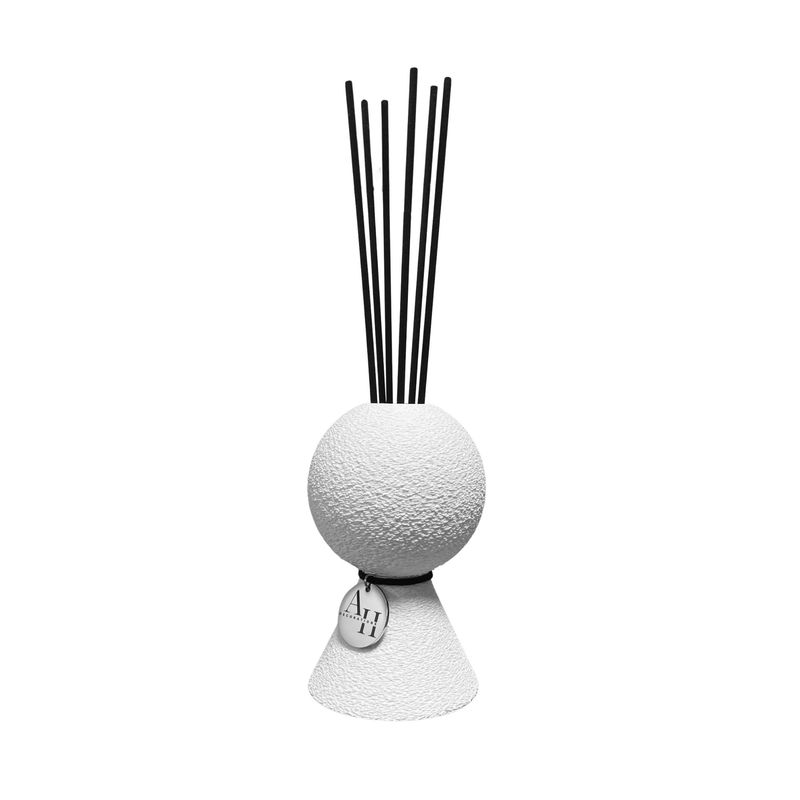 Sustainable design vases by Afilli Homes made with 3D printing for modern interiors

