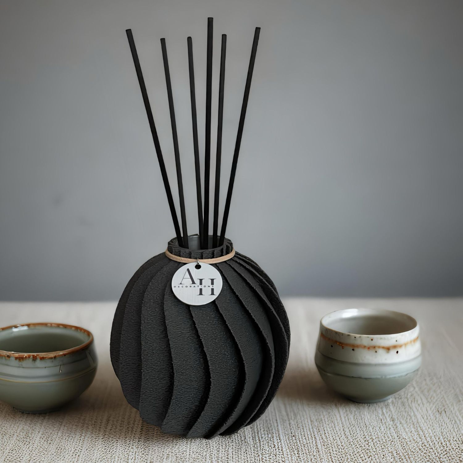 Modern Diffuser – RIVA, Size: 12 cm, Color: Deep Black