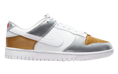 Wmns Dunk Low SE &#39;Silver Gold Metallic&#39;