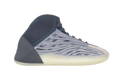 Yeezy Quantum ‘Mono Carbon‘