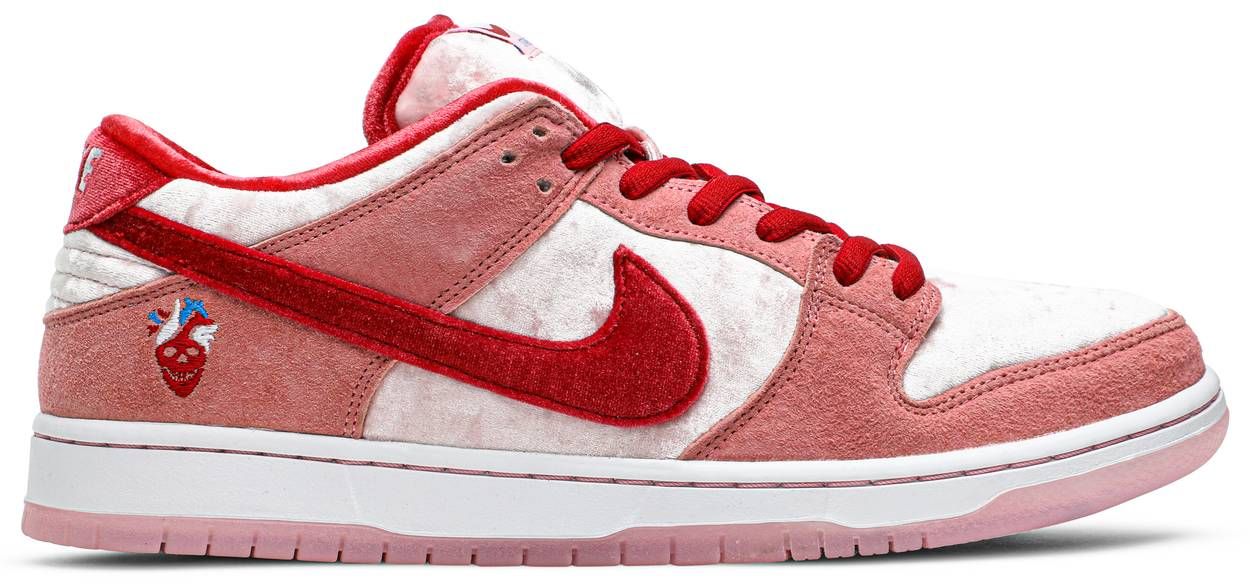 StrangeLove x Nike Dunk Low SB &#39;Valentine&#39;s Day&#39;
