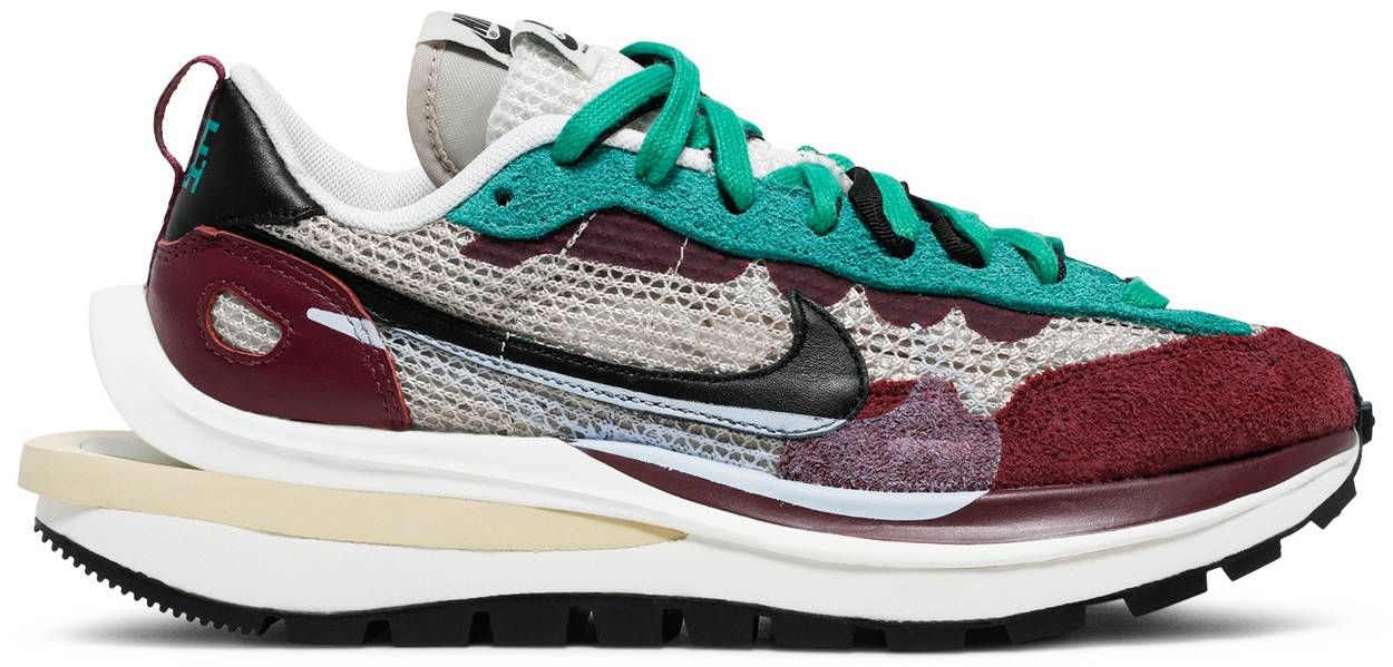Sacai x VaporWaffle SP &#39;Villain Red&#39;