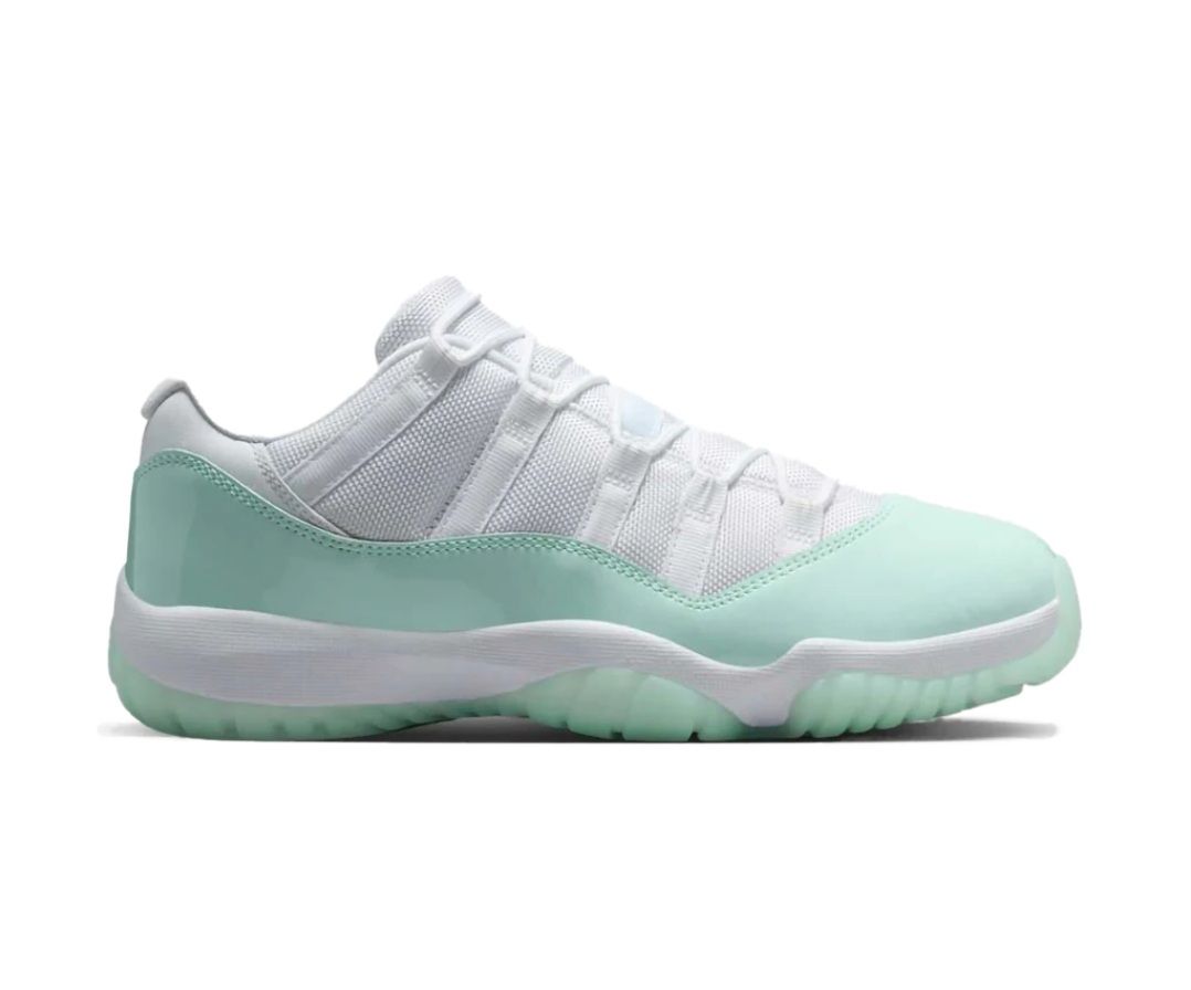 Air Jordan 11 Low WMNS &quot;Igloo&quot;