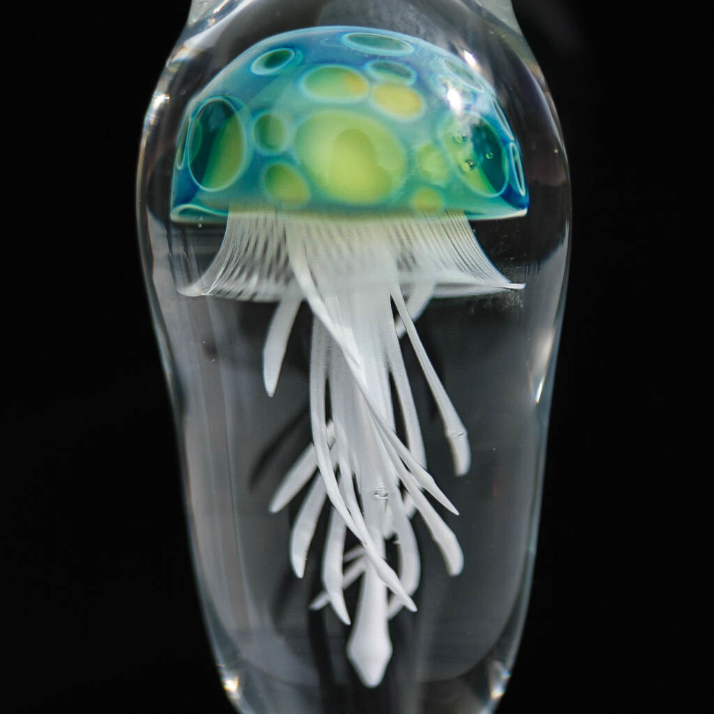 Man O&#39;War Jelly Pendant