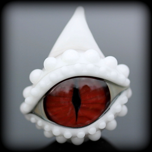 Blanco Rojo Dragon Eye