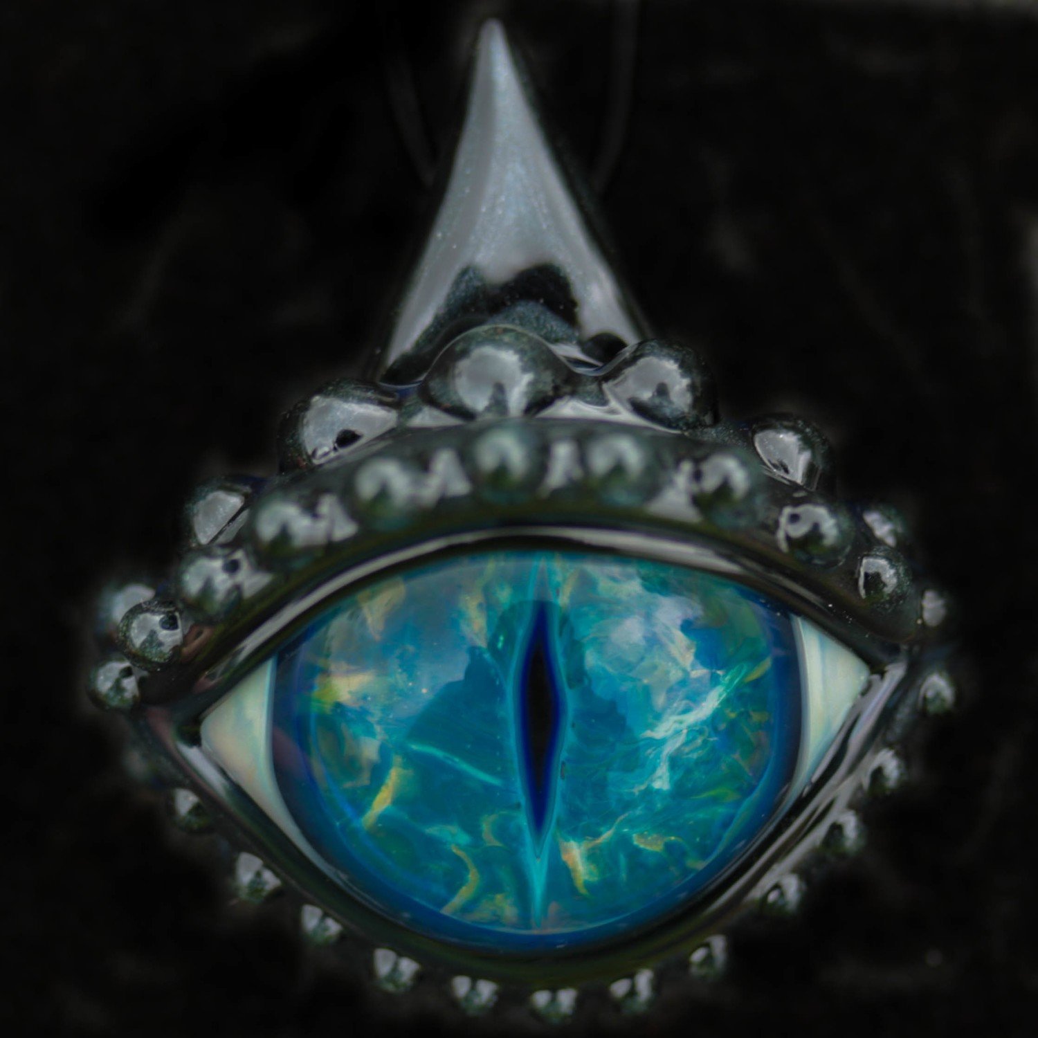 Metallic Dragon Eye