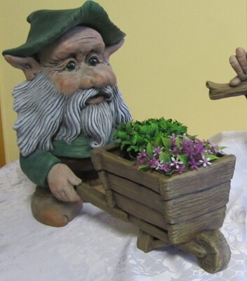 Garðálfur m. Hjólbörur