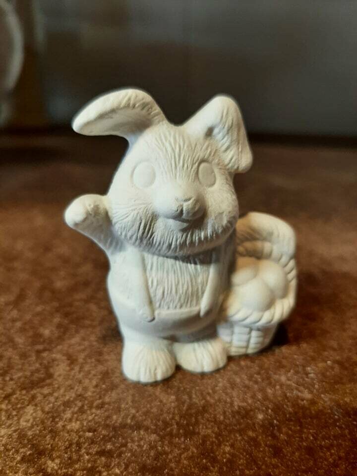 Kanínu strákur með egg í körfu 3