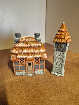 Lítið hús m stráþaki + turn