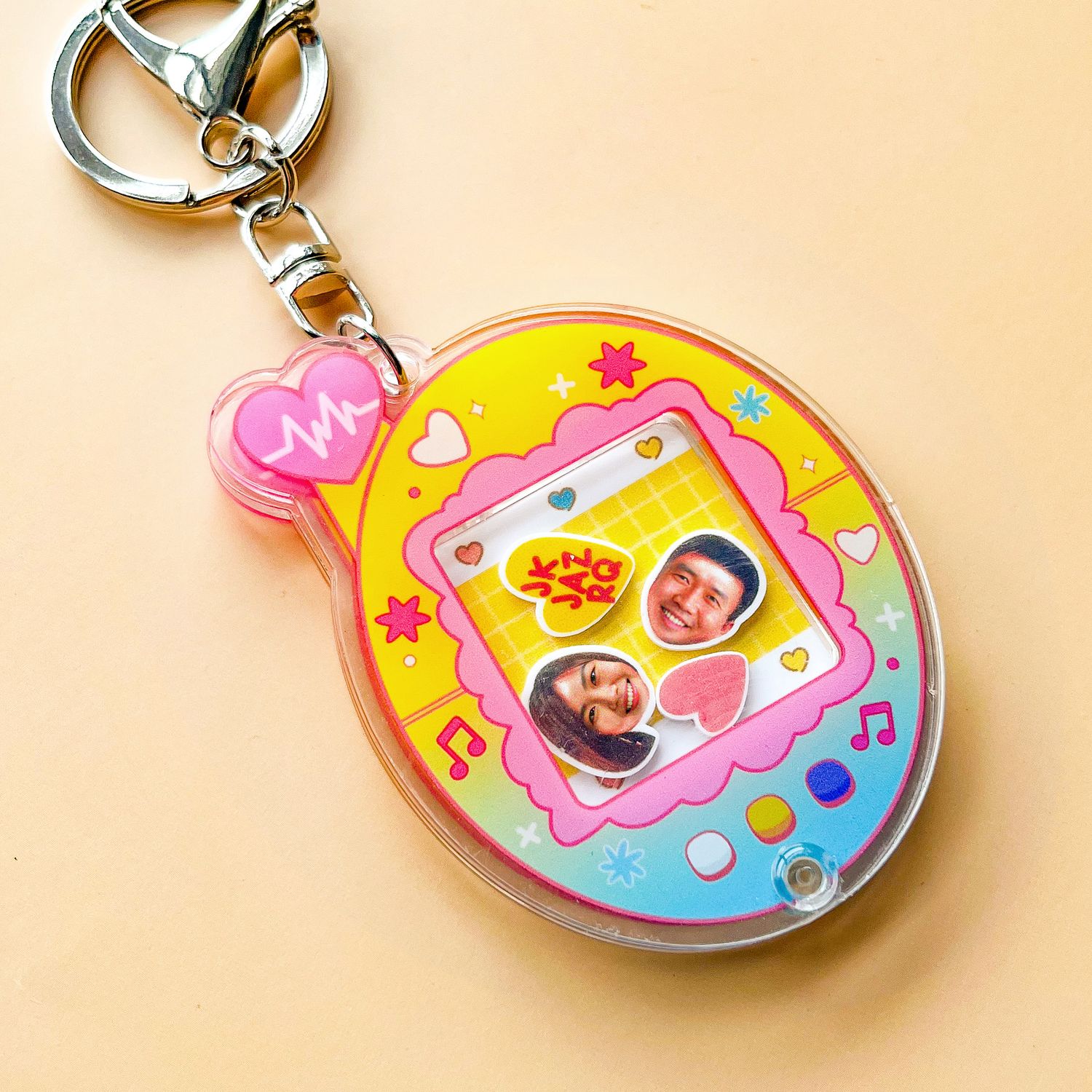 TAMAGOTCHI SHAKER KEYCHAIN